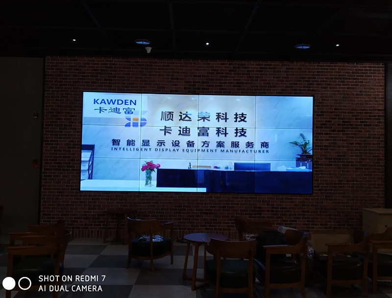 深圳罗湖电影院55寸3.5mm 3*4液晶拼接屏高清展示