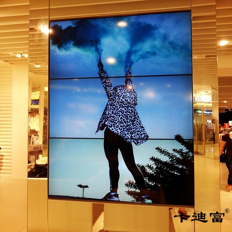 服装店竖形拼接屏案例图