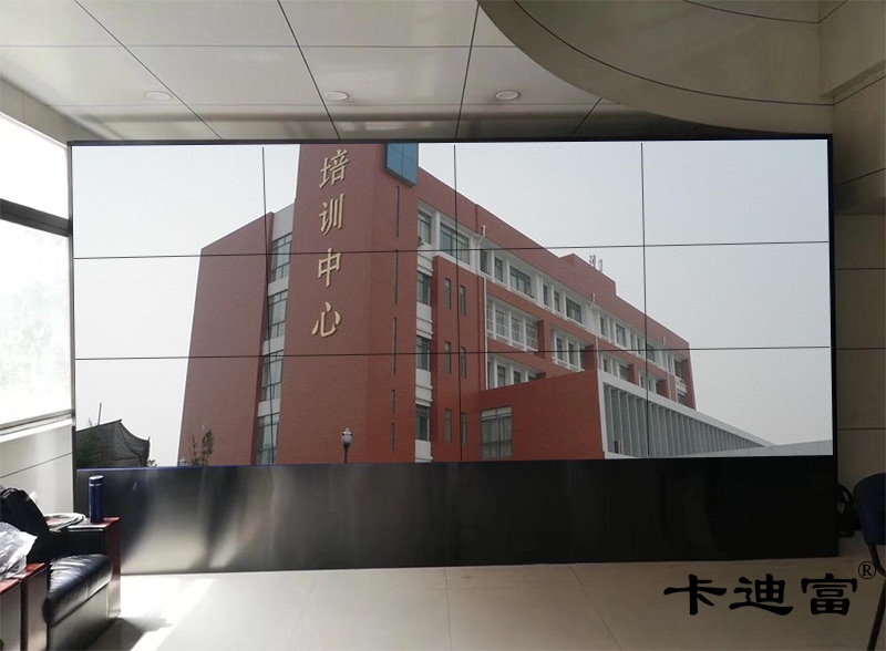 学院49寸液晶拼接屏案例图