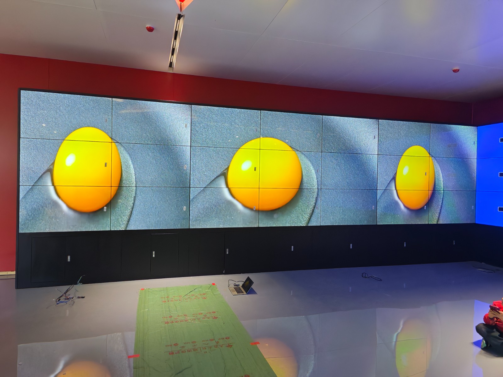 55寸3x14液晶拼接屏画面清晰