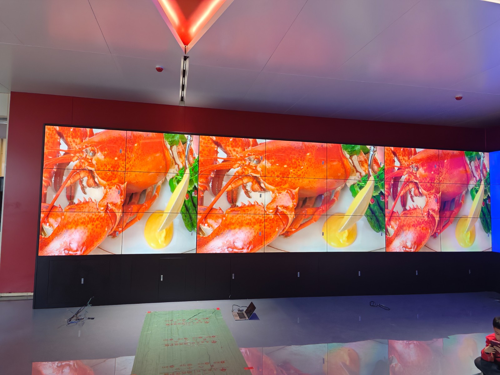 55寸3x14液晶拼接屏画面不失真