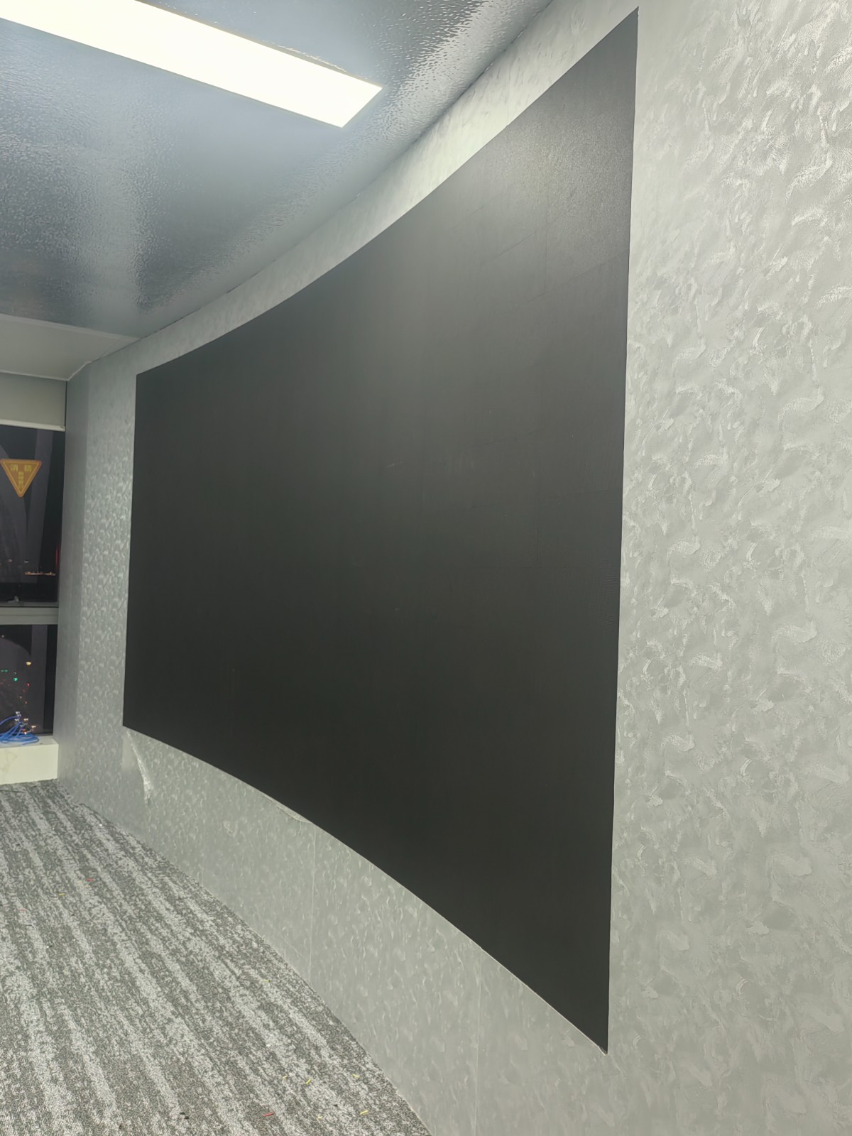 P2.0 LED显示屏安装完成效果