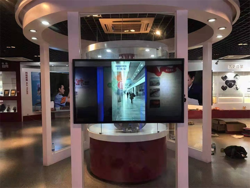 高铁站滑轨屏展示宣传导航触摸显示屏