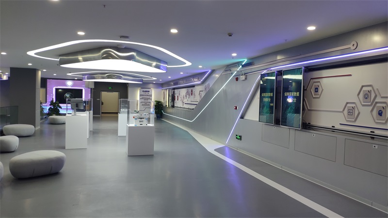 多屏直线滑轨屏