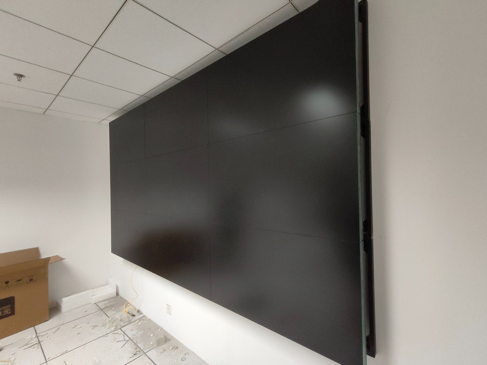 55寸lcd液晶拼接屏，屏幕采用整机设计