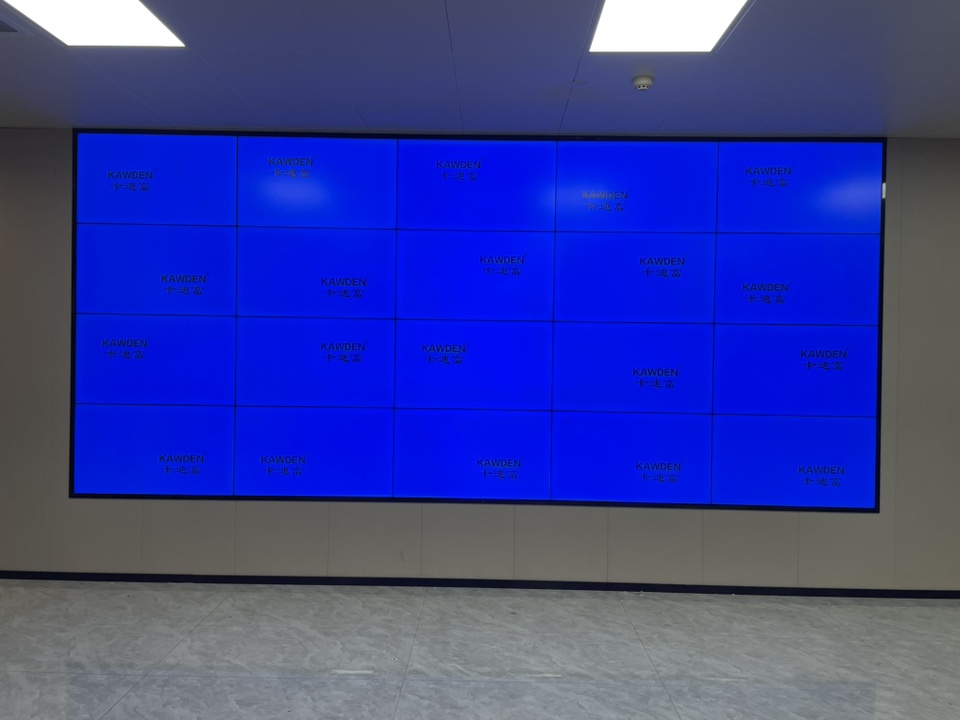 20块液晶屏拼接成一个大屏