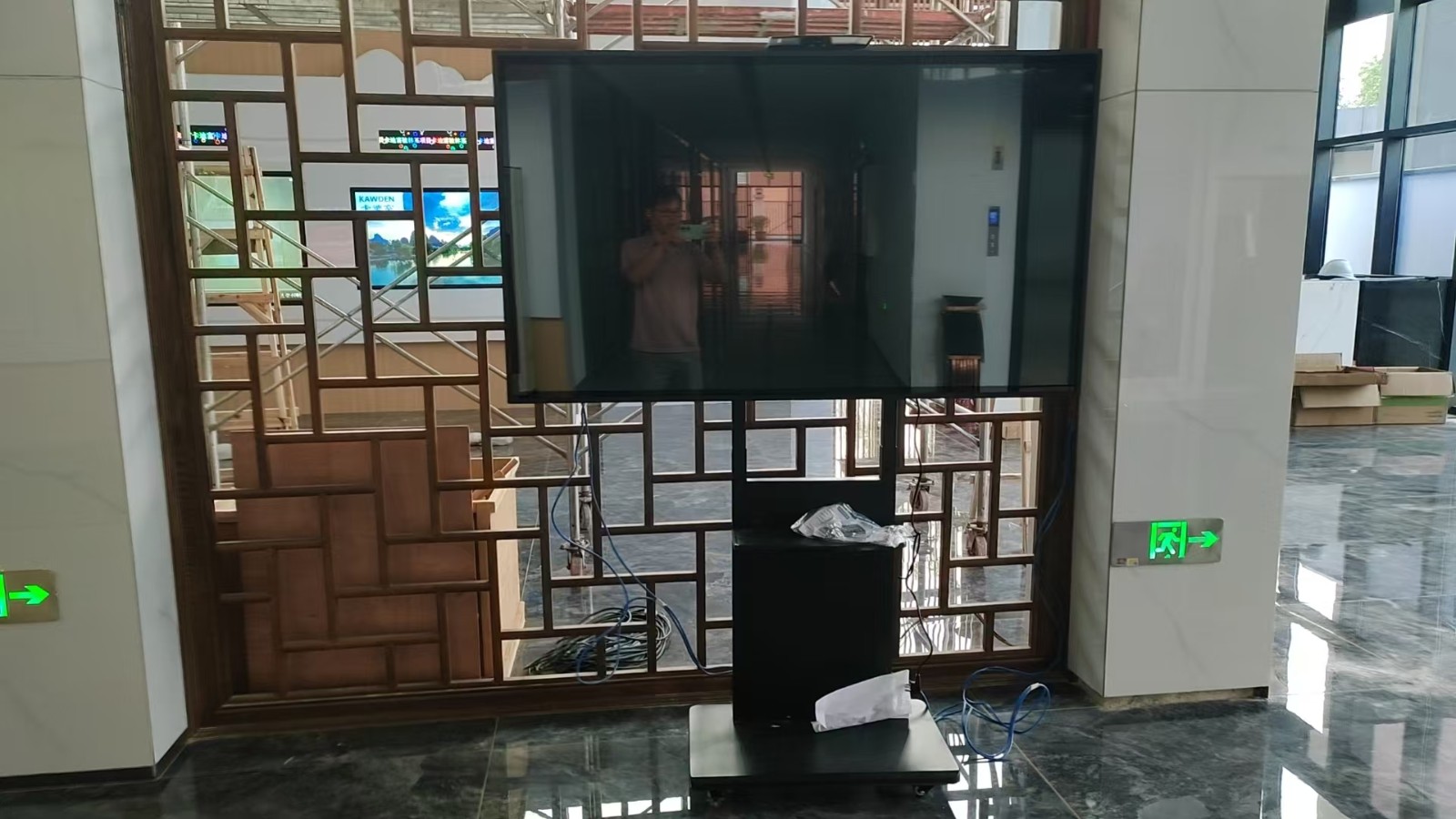 移动支架触摸一体机