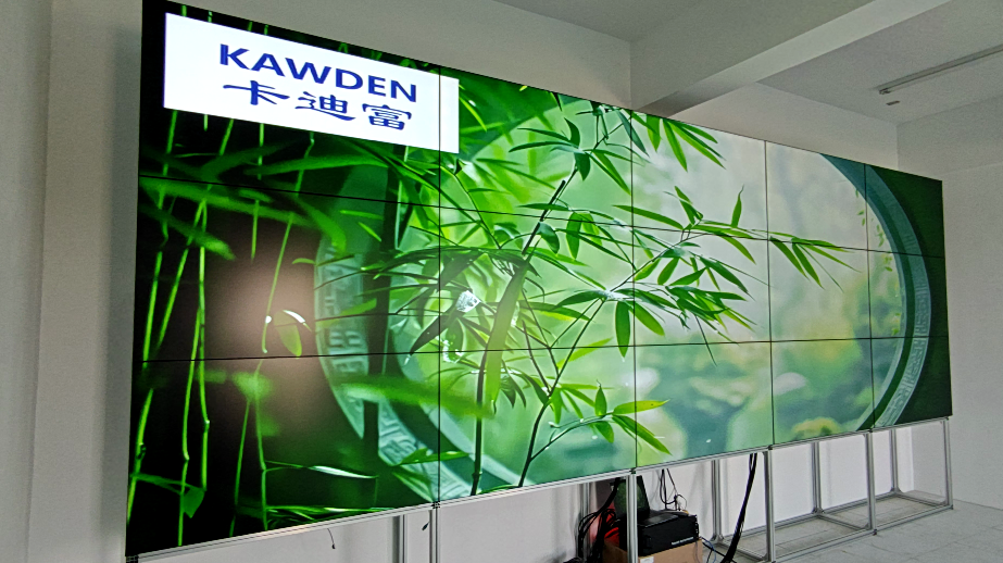 15块55寸液晶拼接屏组成的3行5列大屏矩阵