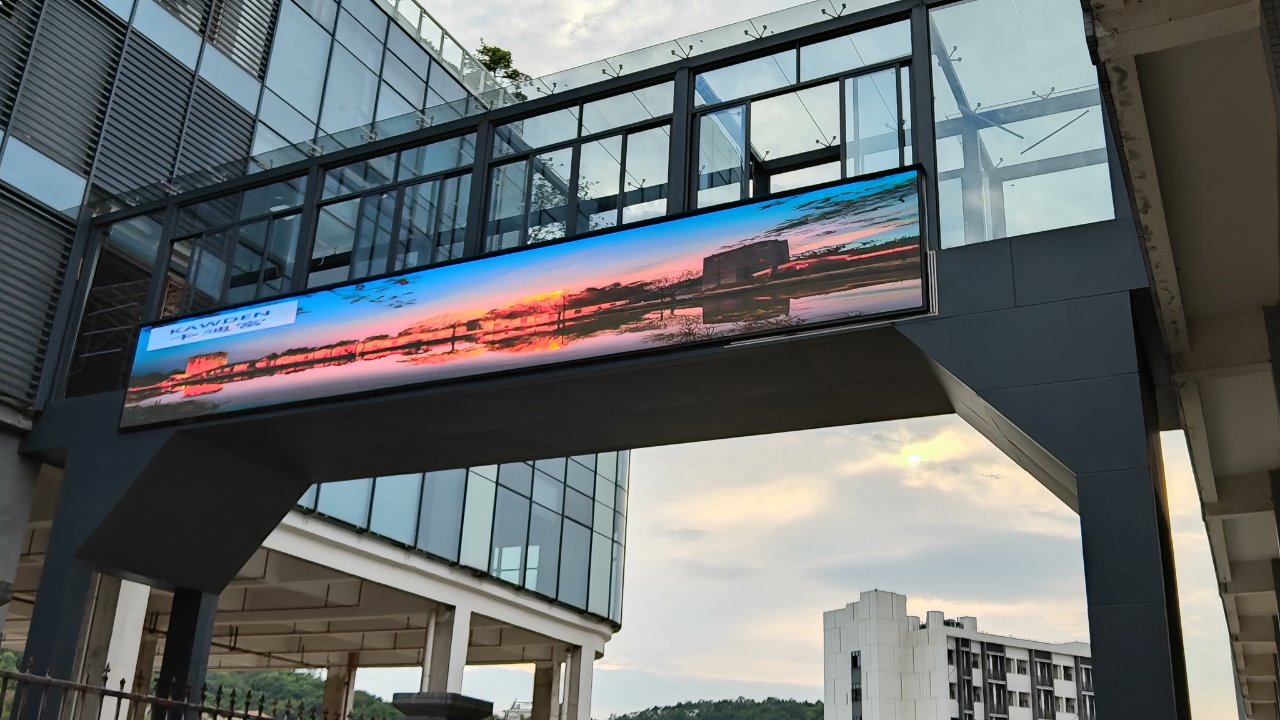 广东一电器公司-户外P4led显示屏（11.84宽1.6米高）