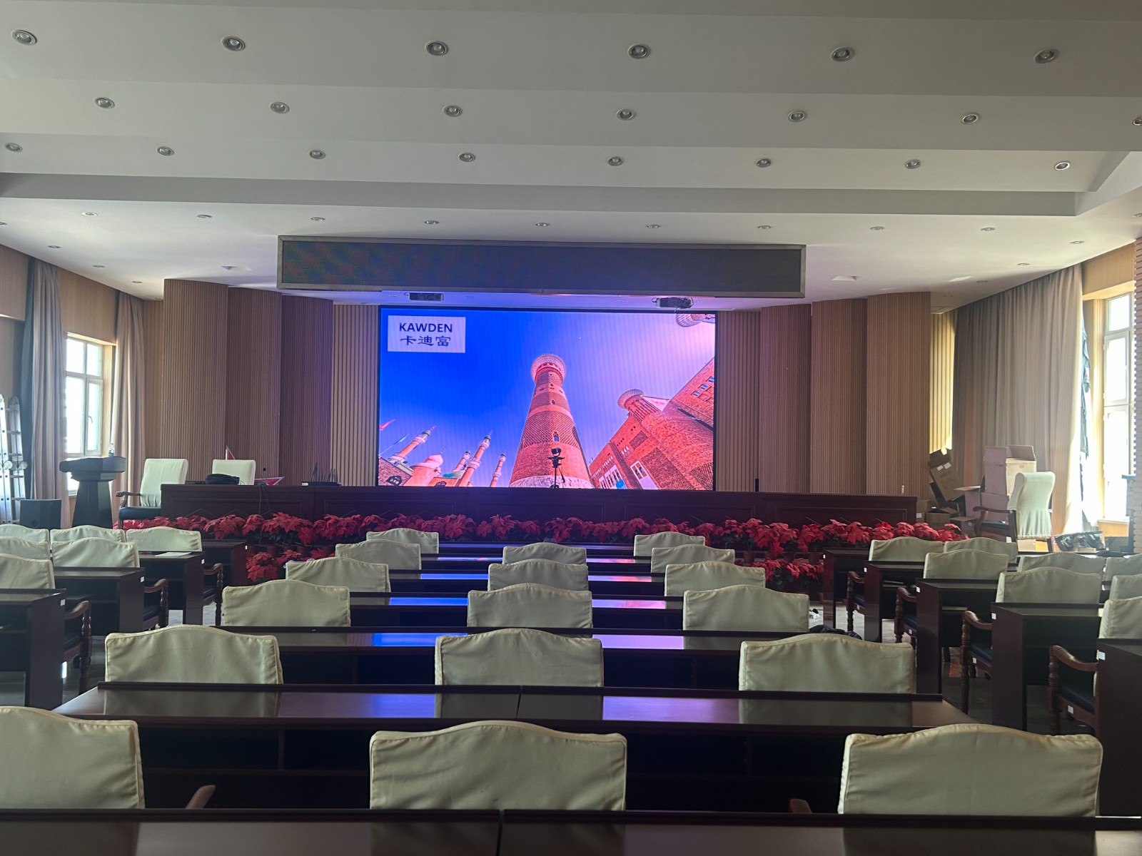 新疆乌鲁木齐某部队焕新显示装备：卡迪富P1.53COBLED屏