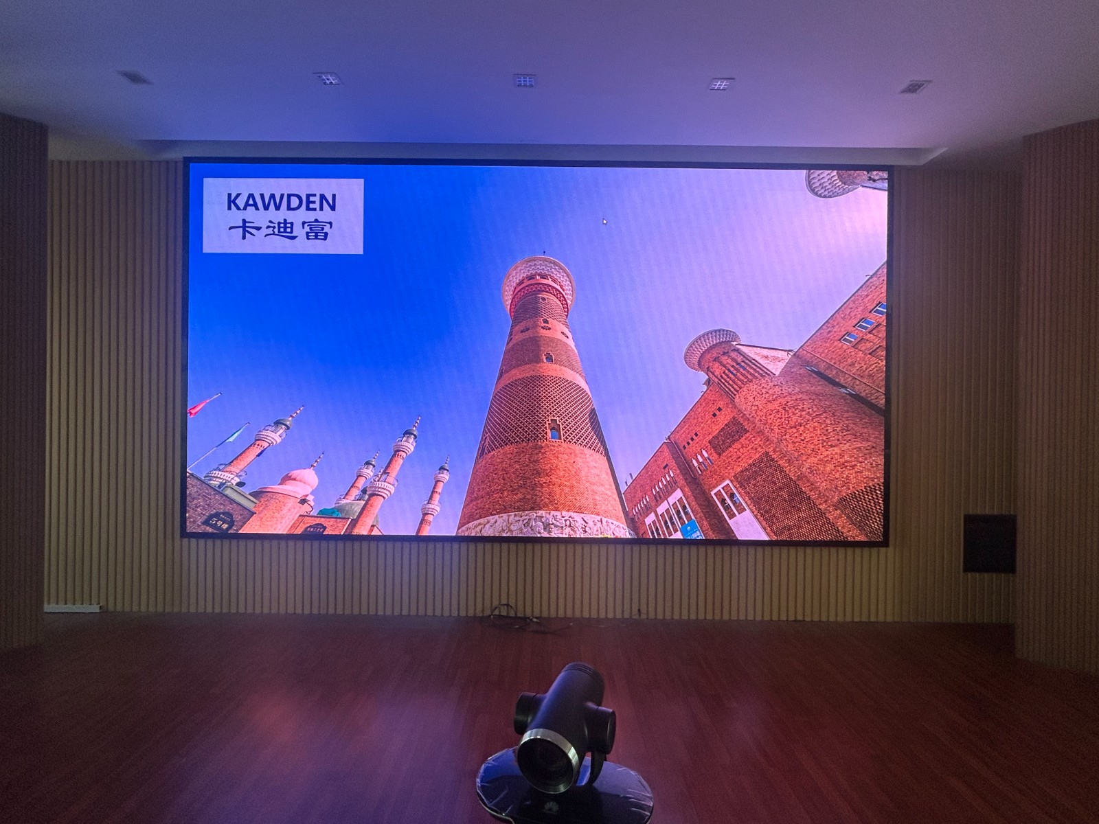 5.44米×2.88米室内P1.53LED显示屏