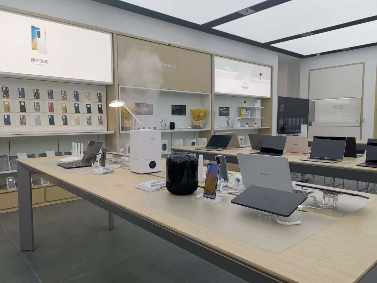 卡迪富智能商显广告机应用