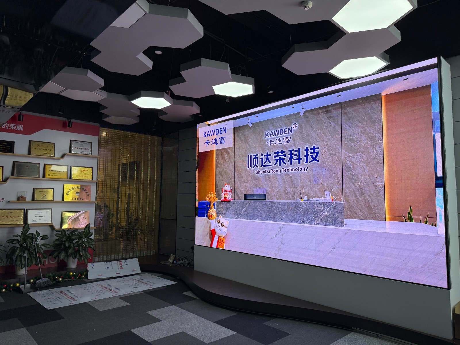 高清晰度、高稳定性的LED显示屏系统 高清晰度、高稳定性的LED显示屏系统